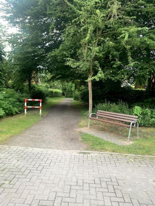 Schoene Ferienwohnung In Oldenburg Eversten 70M2, Zwei Raeume, Bis Zu 4 Personen Exterior foto