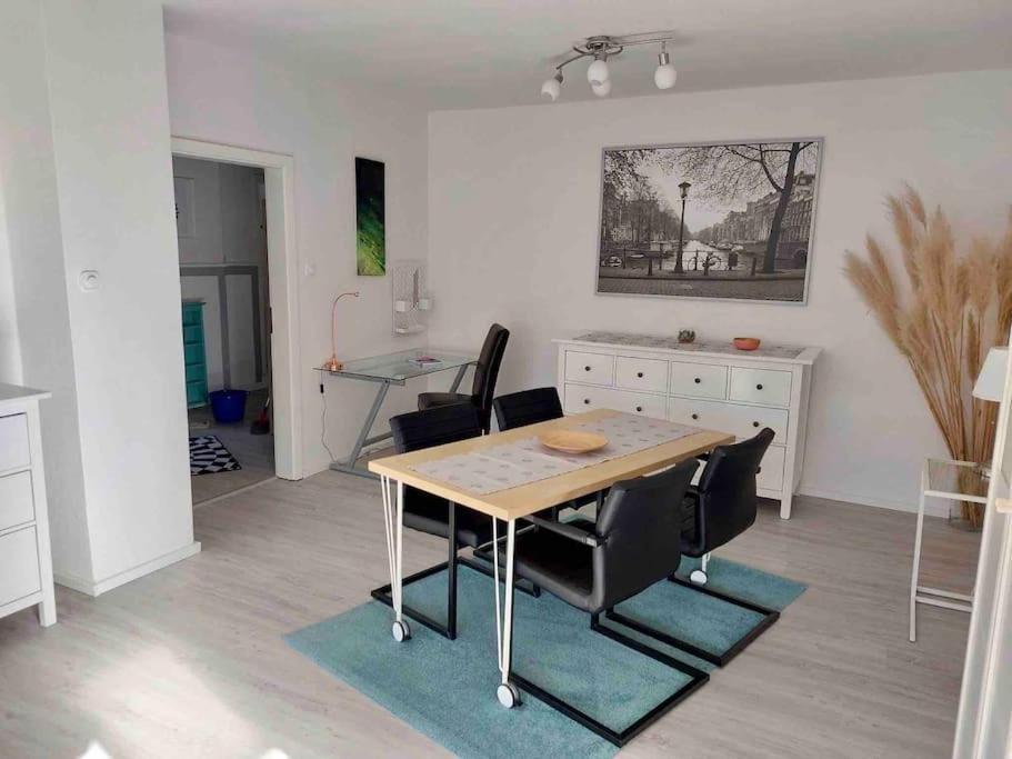 Schoene Ferienwohnung In Oldenburg Eversten 70M2, Zwei Raeume, Bis Zu 4 Personen Exterior foto